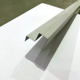 Folienblechrinne Außeneckelement 20x20x2000mm B