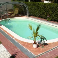 Monaco Schwimmbecken oval